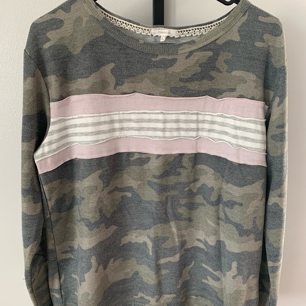 Maurice’s Camo Crew Neck - Picture 6 of 14